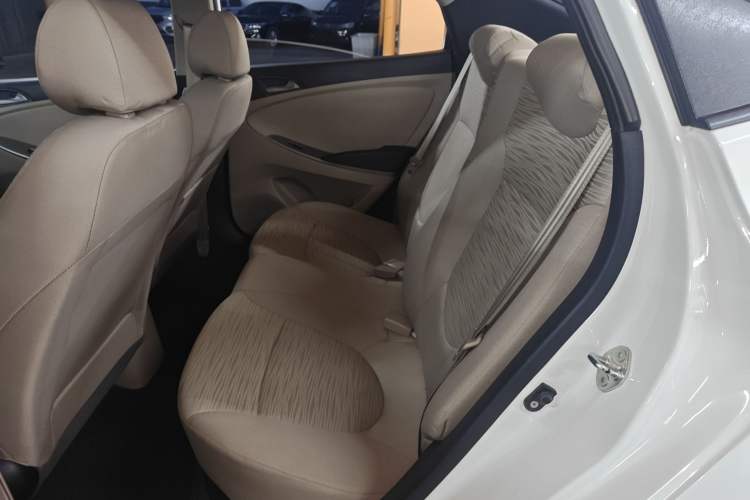 Used Hyundai Verna (older generation) 2014 1.4L Automatic Smart GLS Left Rear Seat