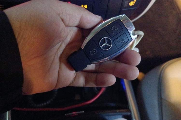 Used Mercedes-Benz R-Class 2010 R 350 L 4MATIC