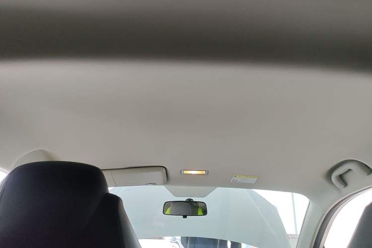 Used Roewe Clever 2021 302 km New Four-Seater Super-Efficient Version
