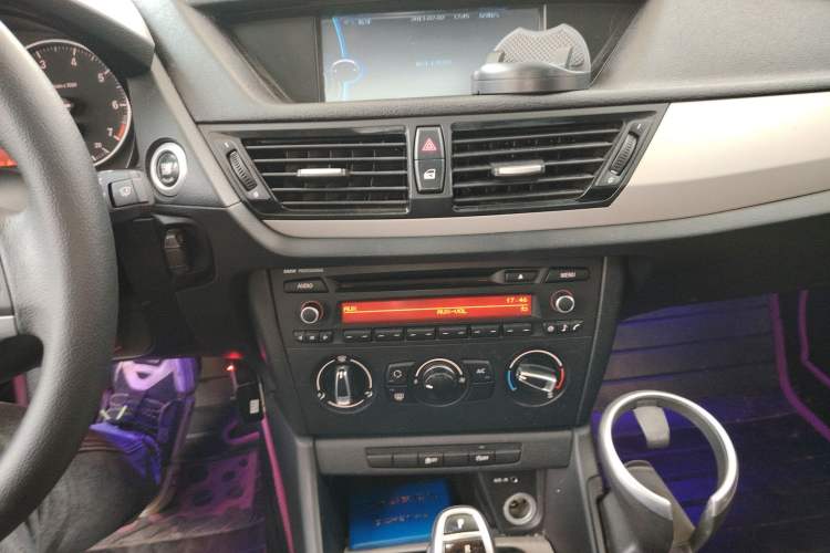 Used BMW X1 2014 sDrive18i Fashion Model Audio And AC Panel