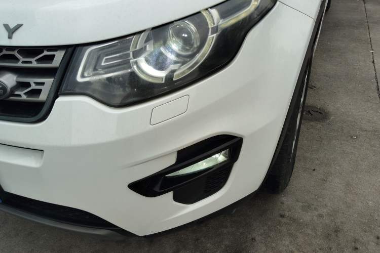 Used Land Rover Discovery Sport 2016 2.0T SE Left Front Headlight