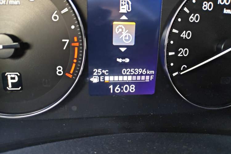 Used Honda Vezel 2023 1.5L CVT Tech Edition
