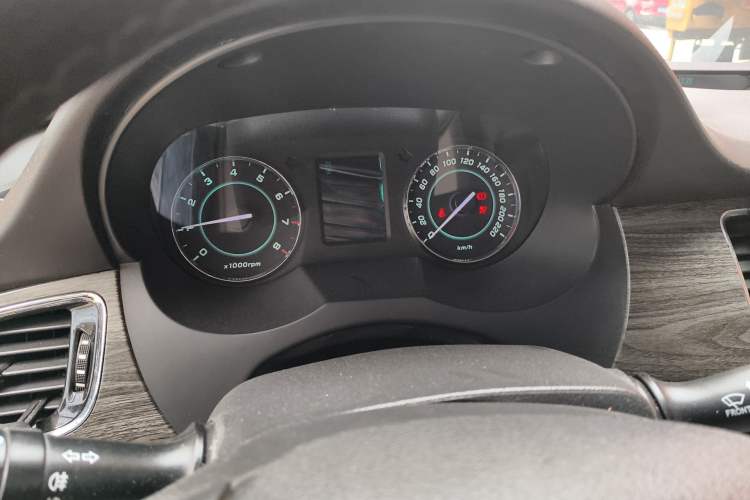 Used JAC Group Refine M5 2013 2.0T Gasoline Manual Business Edition