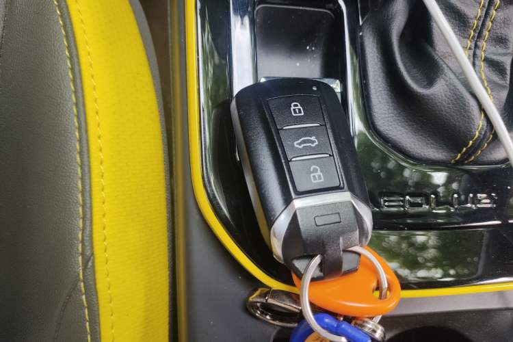 Used Dongfeng Aeolus Yixuan 2022 230T Automatic Adaptive-Beam Knight Edition
