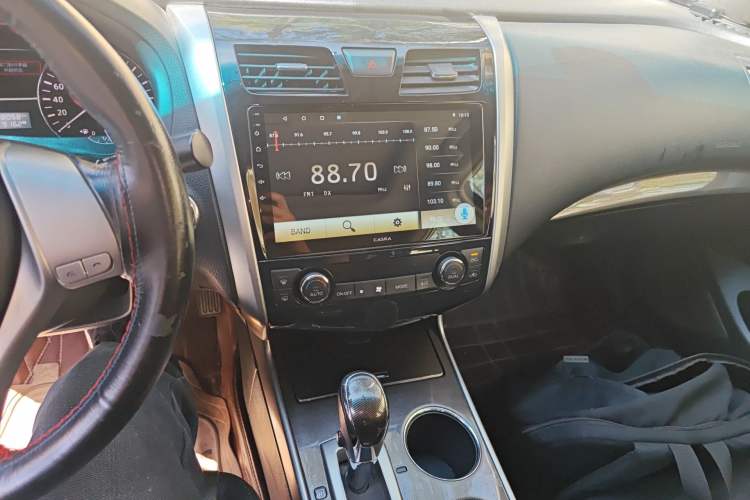 Used Nissan Teana 2013 2.0L XL Comfort Edition Audio And AC Panel