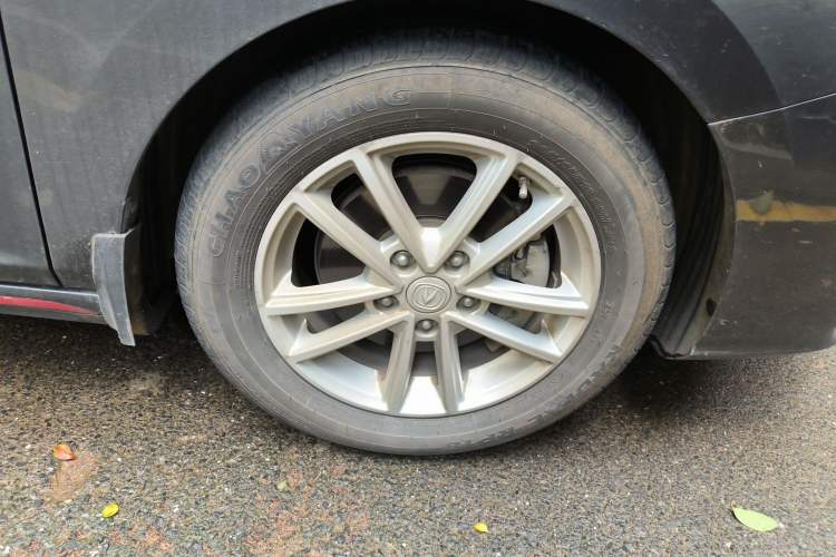 Used CHANGAN Ruicheng CC 2021 Blue Whale Edition 1.5T DCT Elite Model Right Front Wheel Hub