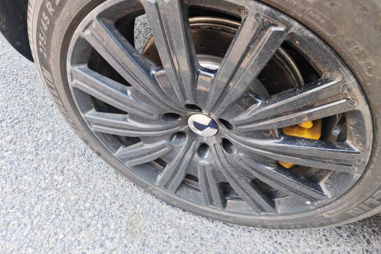 Used Denza N9 2026 Model Zunyue Model Right Front Wheel Hub