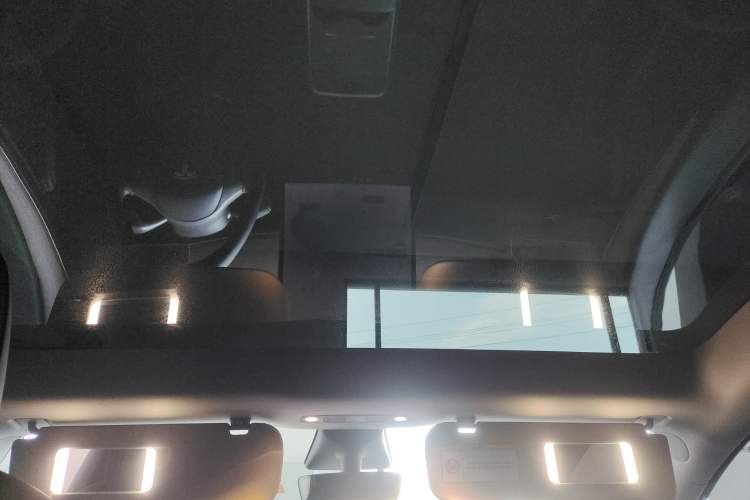 Used Tesla Model Y 2021 Long-Range All-Wheel-Drive Version 3D7
