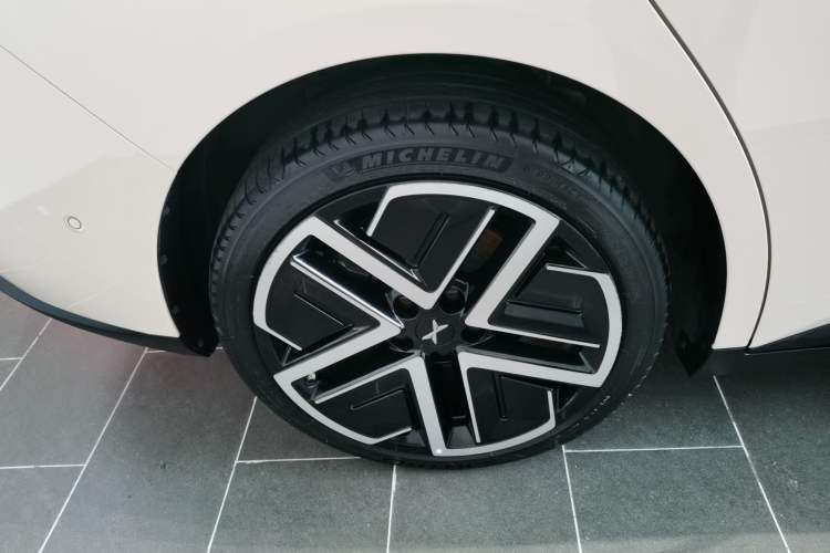 Used XPeng MONA M03 2025 600 with Ultra-Long Range Max Right Rear Wheel Hub