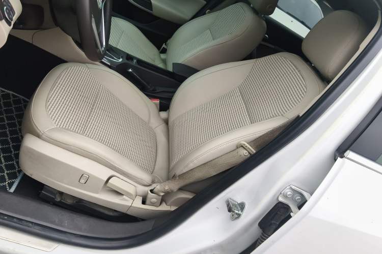Used Buick Regal 2014 2.0L Leading Fashion Edition