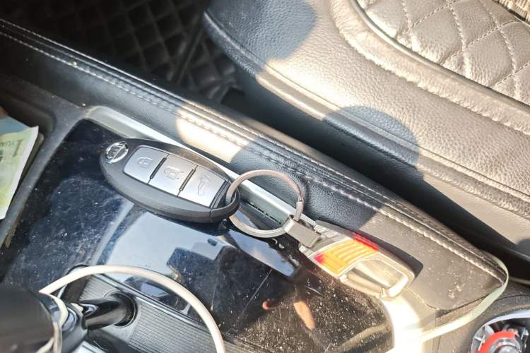 Used Nissan X-Trail 2020 2.5L XL ITS 3-Row CVT 4WD Seven-Seater Luxury Navigation Edition Vehicle Key