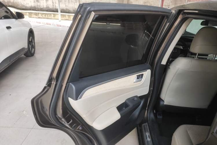 Used Honda Jade 2014 1.8L Automatic Comfort Elite Version 5 Seats
