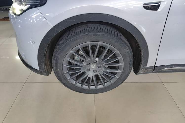 Used Leapmotor C11 2023 Range-Extended 300 Smart Enjoyment Edition Left Front Wheel Hub