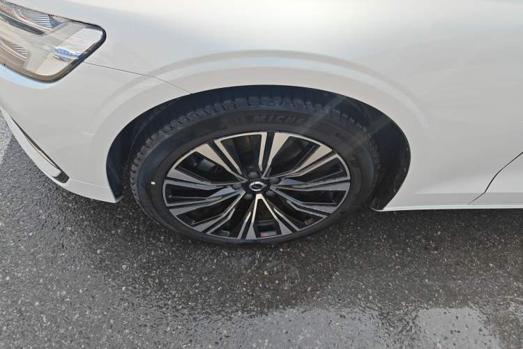 Used Volvo S60 2023 B4 Zhiyuan Luxury Edition
