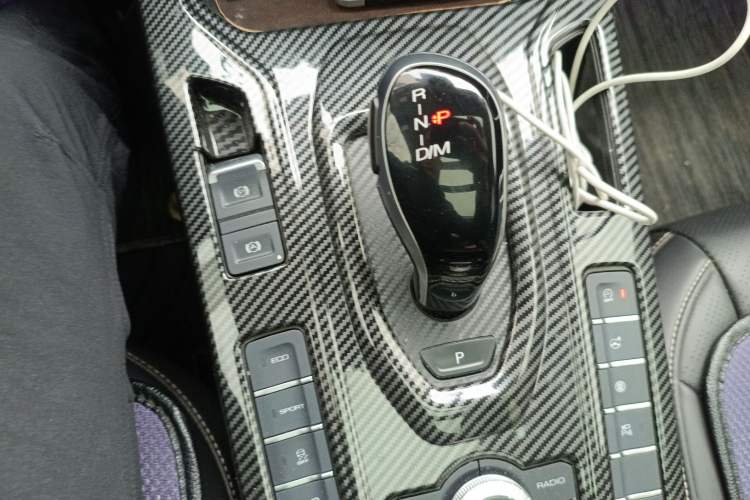 Used Wey VV6 2021 2.0T Two-Wheel Drive Smart Protection+
