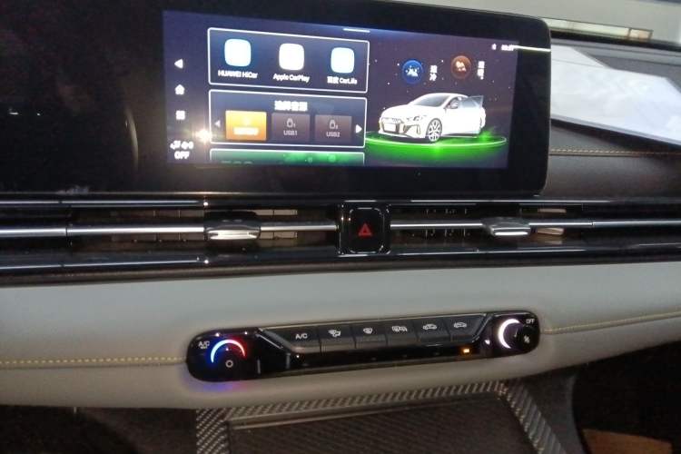 Used GAC Trumpchi EMPOW 2023 Shadow Leopard H High-Energy Hybrid Edition Audio And AC Panel