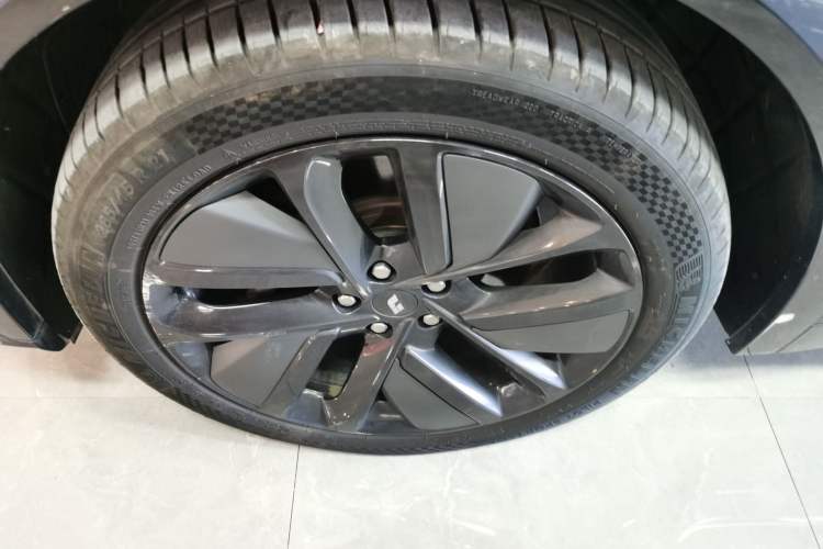 Used Li Auto L7 2024 Ultra Model Left Front Wheel Hub