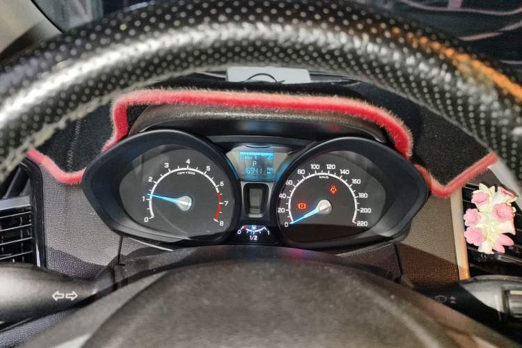 Used Ford EcoSport 2013 1.5L Automatic Fashion Model Instrument Cluster