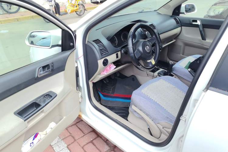 Used Volkswagen Polo 2011 Jingqu 1.4L Manual Sile Edition Driver Seat