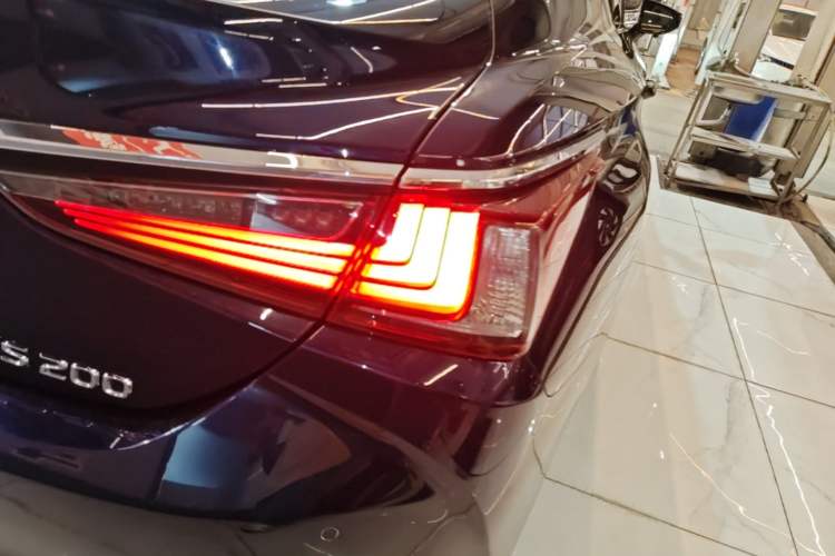 Used Lexus ES 2021 200 Excellence Edition