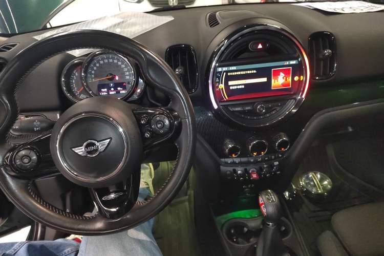 Used MINI Countryman 2017 1.5T COOPER ALL4 Center Console