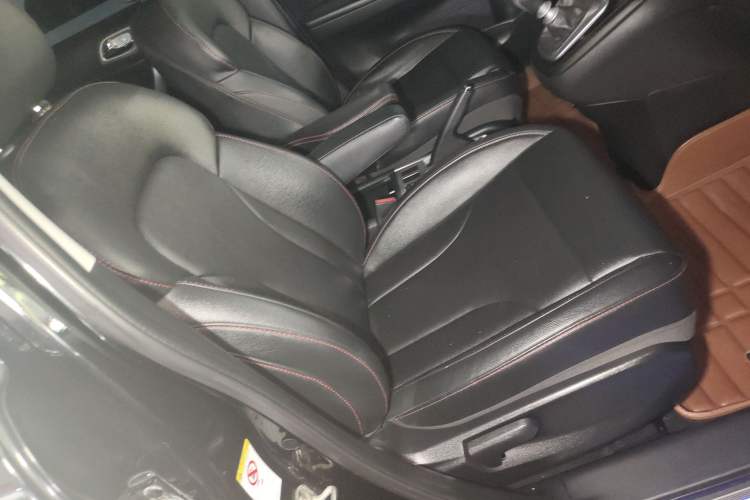 Used Haval H6 2013 Upgraded Model 1.5T Manual Two-Wheel Drive Elite Version
