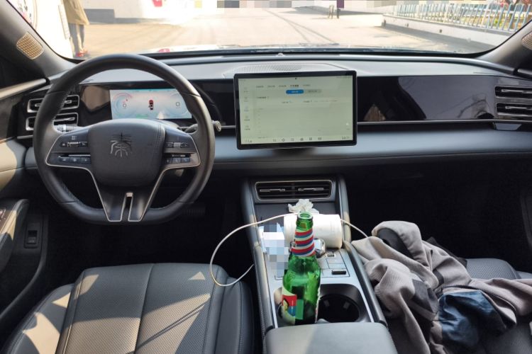 Used BYD Qin L 2024 DM-i 120KM Leading Model Center Console