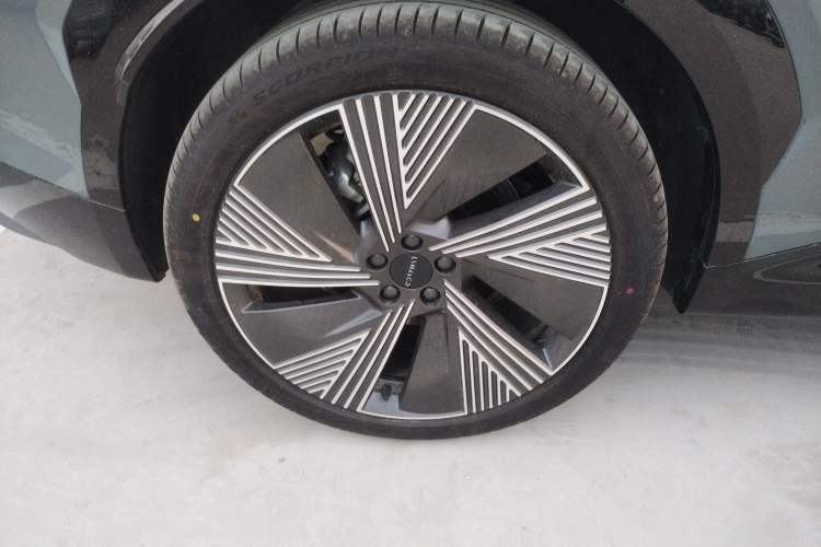 Used Lynk & Co 08 EM-P 2025 245km Ultra-Long Range Halo
