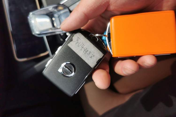 Used Volvo XC60 2025 B5 Four-Wheel Drive Smart & Advanced Luxury Edition Vehicle Key