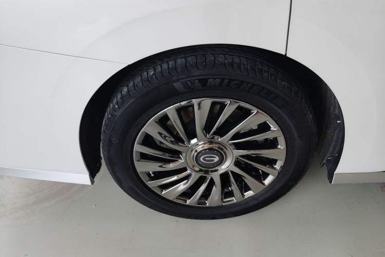 Used GAC Trumpchi M8 2024 Zongshi Series Dual-Motor Supreme Edition Exterior 5