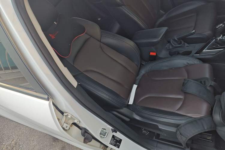 Used CHANGAN CS15 2019 1.5L Manual Entry-Level Version China VI Standard Right Front Seat