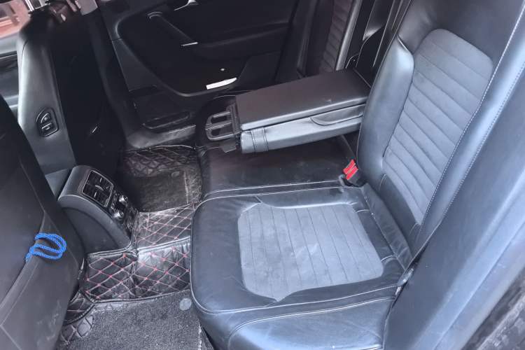 Used Volkswagen Magotan 2012 1.8TSI Prestige Model Left Rear Seat