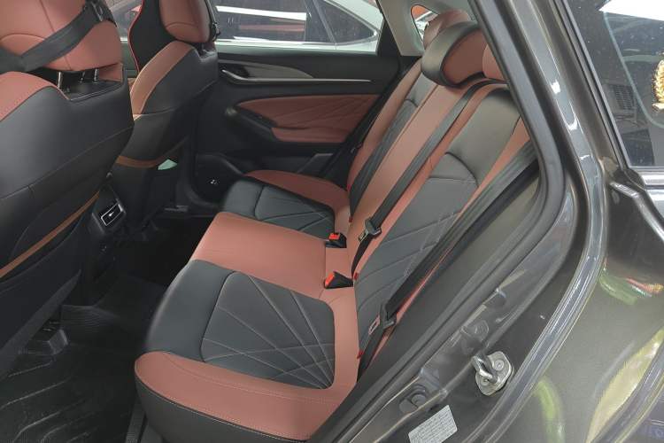 Used CHANGAN Eado 2023 Changan Edition PLUS Blue Whale NE 1.4T GDI DCT Prestige Version