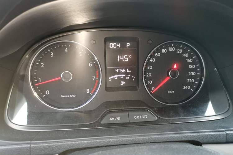 Used Volkswagen Lavida 2013 Revised Version 1.4 TSI DSG Comfort Edition Odometer Close Up