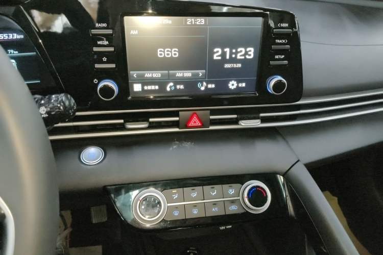 Used Hyundai Elantra 2022 1.5L CVT GLX Elite Edition Audio And AC Panel