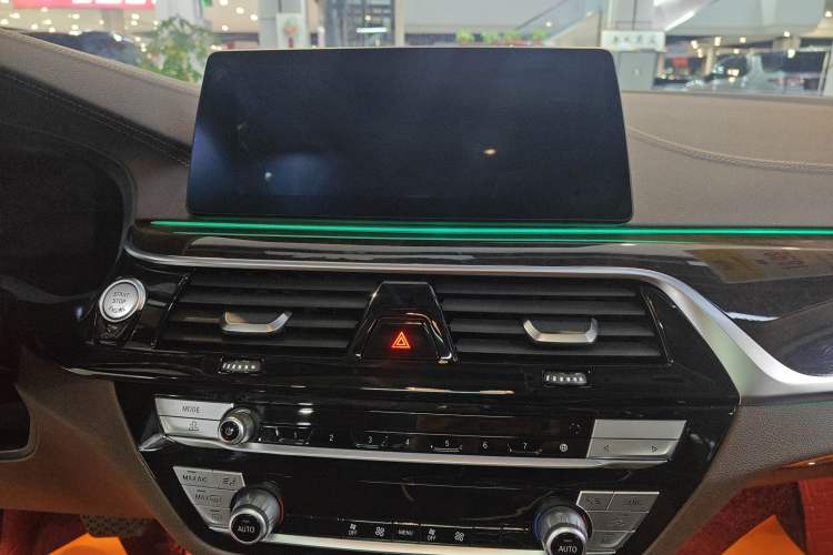 Used BMW 5 Series 2020 525Li Luxury Package Audio And AC Panel