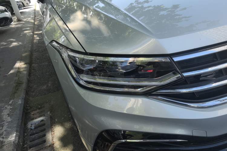 Used Volkswagen Tiguan L 2023 Restyled 330TSI Automatic Two-Wheel Drive R-Line Enhanced Comfort Version