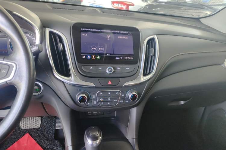 Used Chevrolet Equinox 2019 535T Automatic YuJie Edition China VI Audio And AC Panel