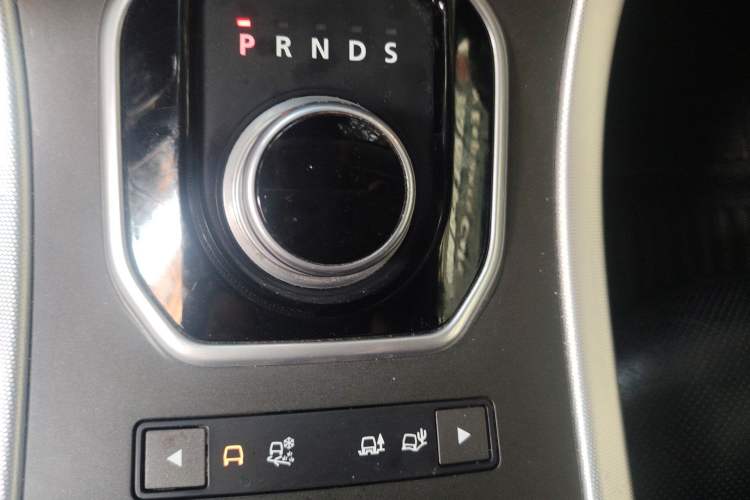 Used Land Rover Range Evoque 2014 2.0T 5-Door Ignite Edition Gear Lever