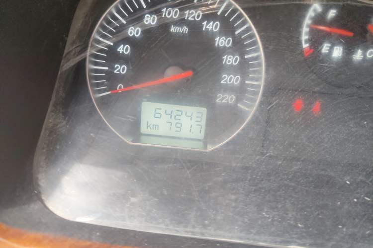 Used Foton Scenic G5 2022 2.0T Diesel Business & Travel Van 7/9 Seats 4F20TC3 Odometer Close Up