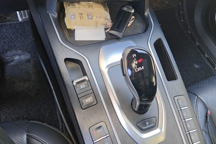 Used Wey VV6 2018 2.0T Two-Wheel Drive Flagship Version China V Standard
