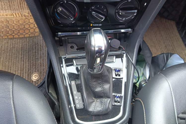 Used Volkswagen Bora 2018 1.5L Automatic Comfort Model Gear Lever