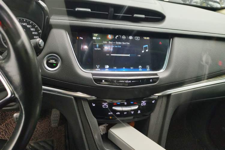 Used Cadillac XT5 2018 25T Luxury Model