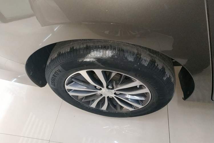 Used Buick GL8 2021 ES Landtrek 653T Comfort Edition