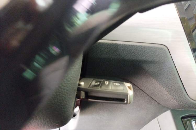 Used Volkswagen Touran 2018 Volkswagen Touran L 280TSI DSG Comfort Edition 7 Seats China VI Standard Vehicle Key