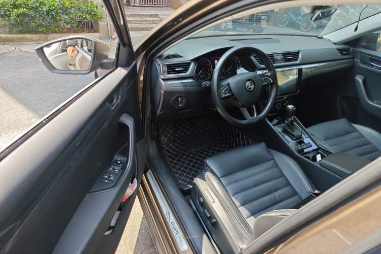 Used Skoda Superb 2016 TSI330 DSG Smart Drive Edition
