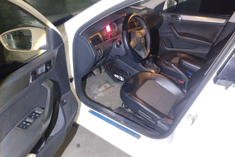 Used Volkswagen Santana 2015 1.6L Automatic Comfort Edition