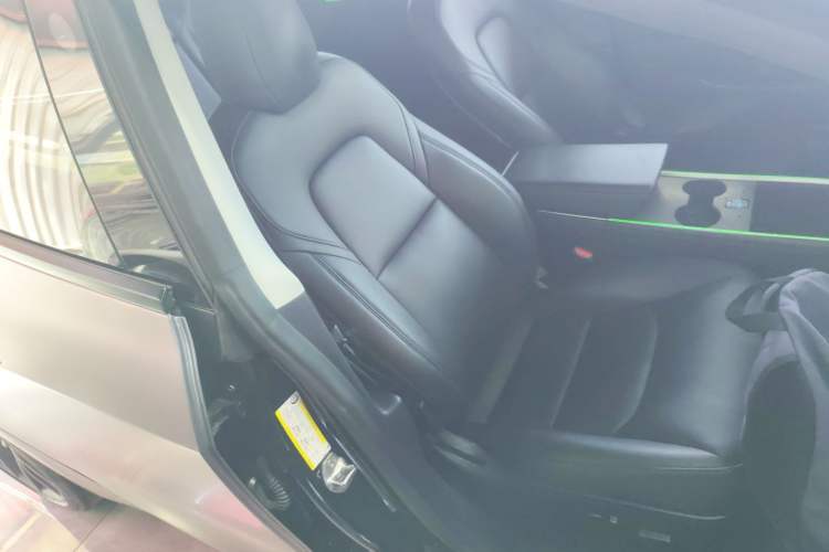 Used Tesla Model 3 2021 Performance High-Performance All-Wheel-Drive Version Right Front Seat