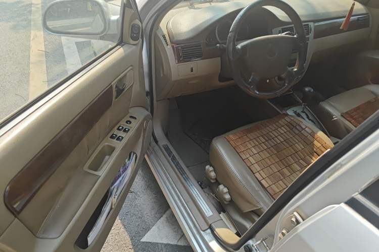 Used Buick Excelle 2005 1.8 Automatic Luxury Model Driver Seat