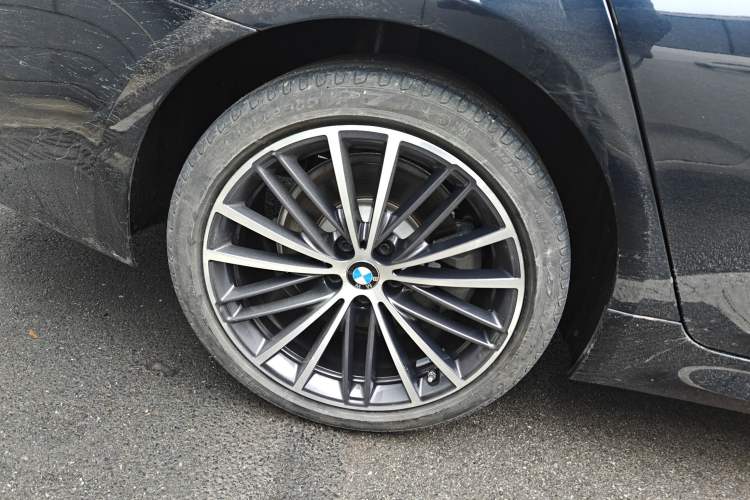 Used BMW 5 Series 2022 Second Facelift 530Li Leading Edition M Sport Package
